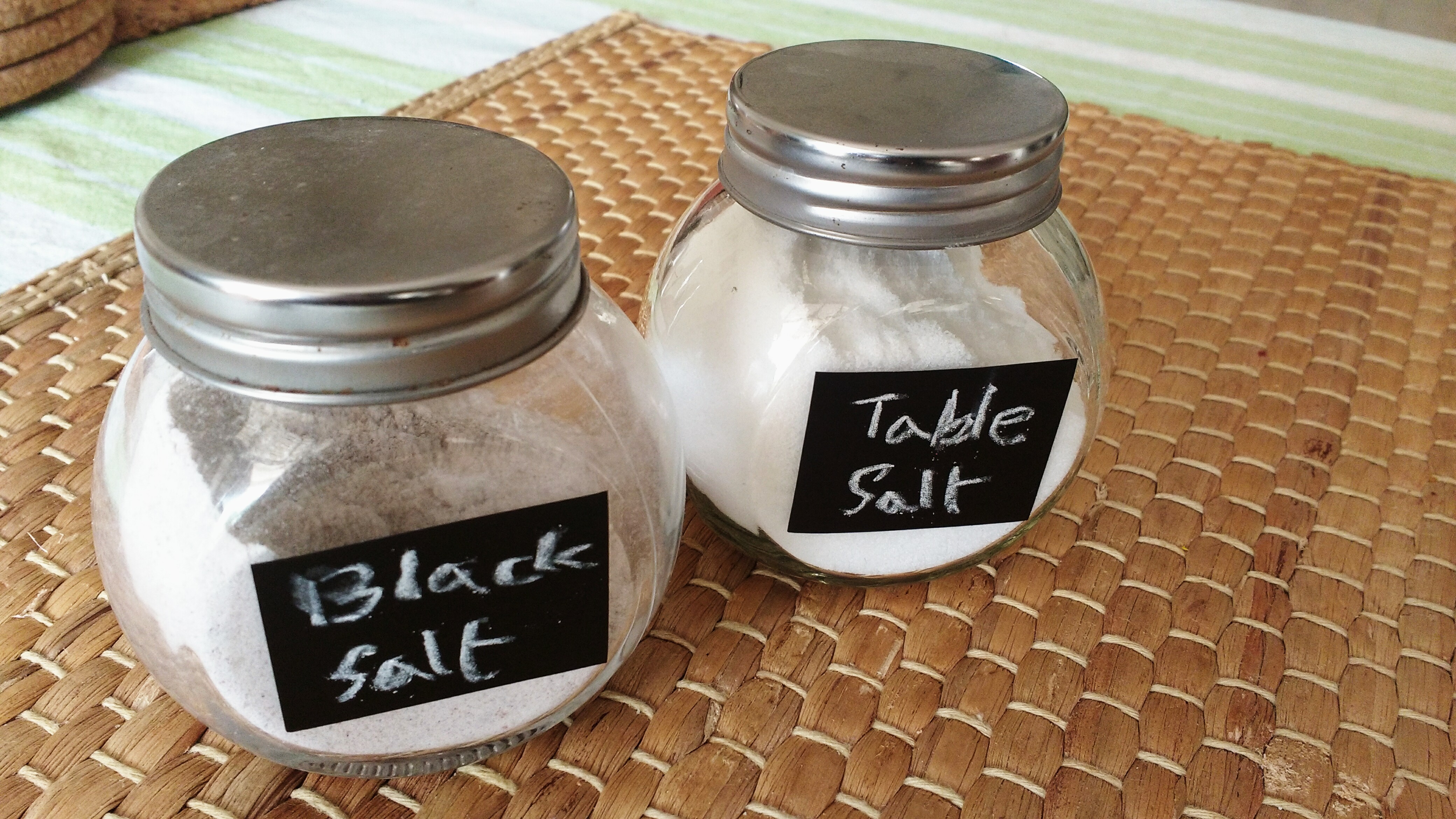 Black salt vs table salt