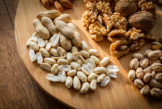 Fatty liver diet- nuts and seeds are prime supplier of good fat