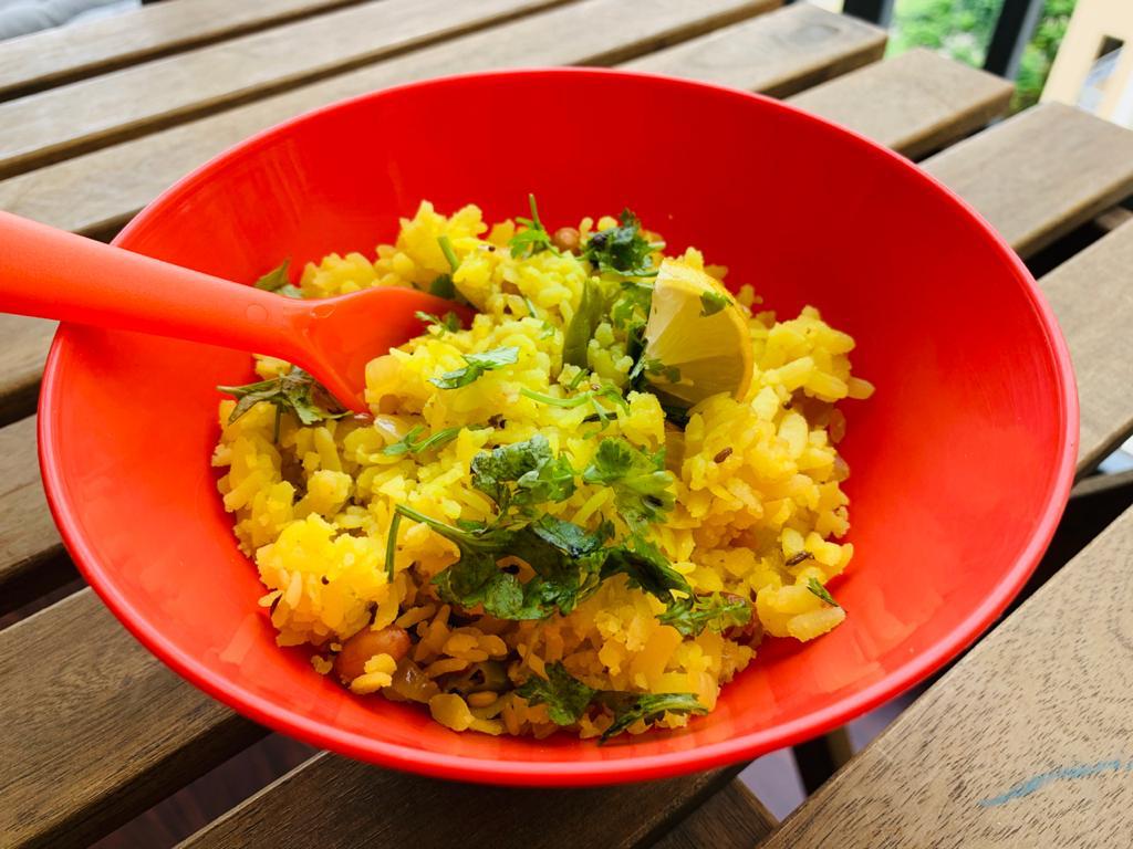 15 Indian Breakfast Ideas For PCOD/PCOS - Poha