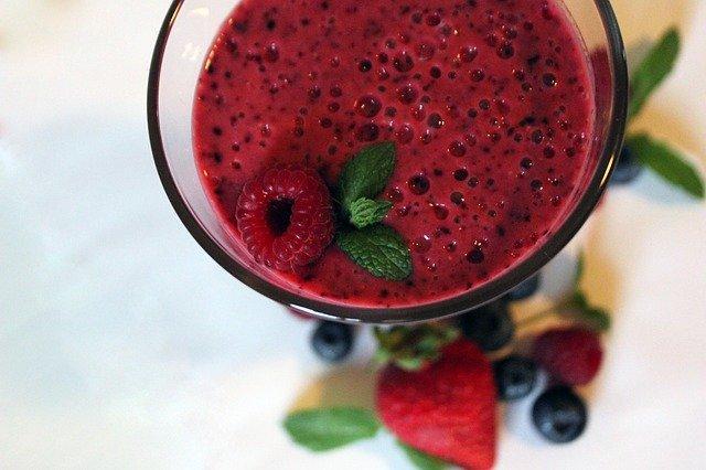 12 healthy shakes and smoothie ideas for Indians