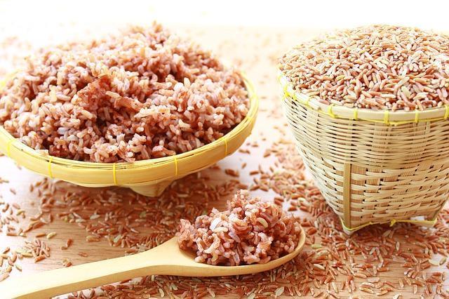 Brown rice vs white rice - which one is more suitable for you
